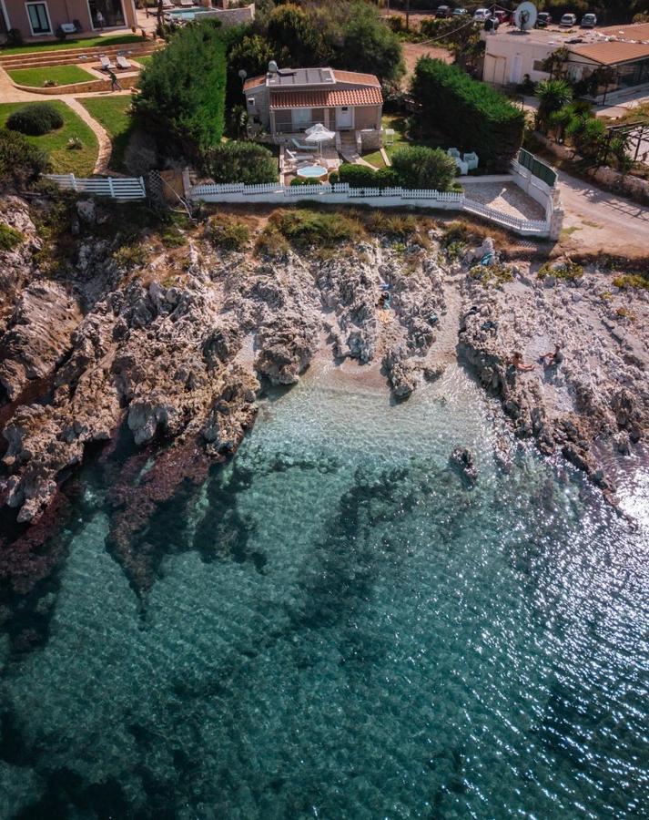Neptune Sea House - Beachfront Agios Spyridon  Exterior photo